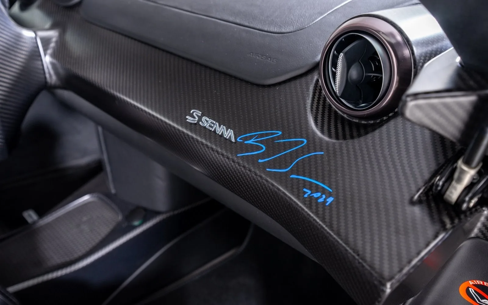 2019 McLaren Senna interior, center console