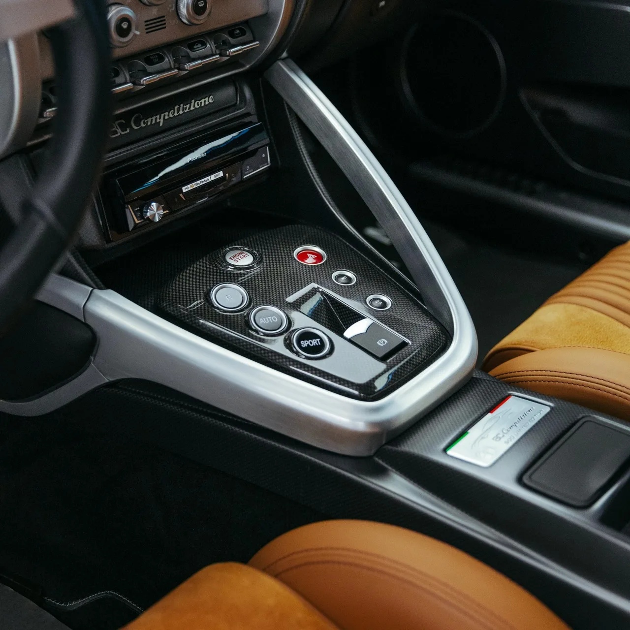 2009 Alfa Romeo 8C Competizione interior, center console