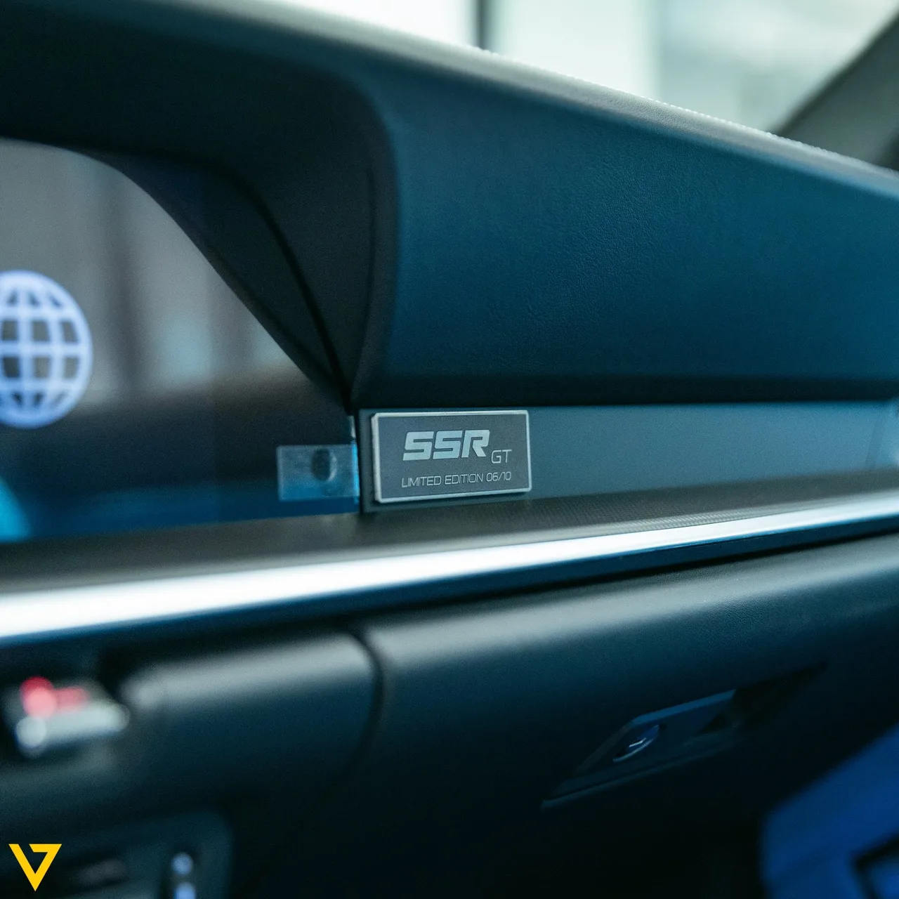2019 Porsche SSR GT interior, center console
