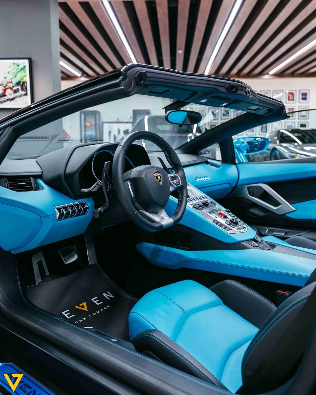 2016 Lamborghini Aventador LP 700-4 Roadster, 2/11