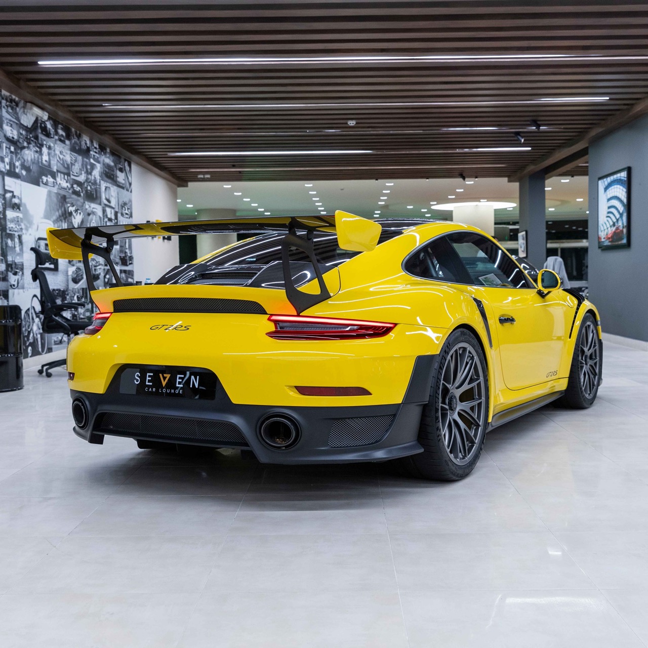 2018 Porsche 911 GT2 RS, 11/29