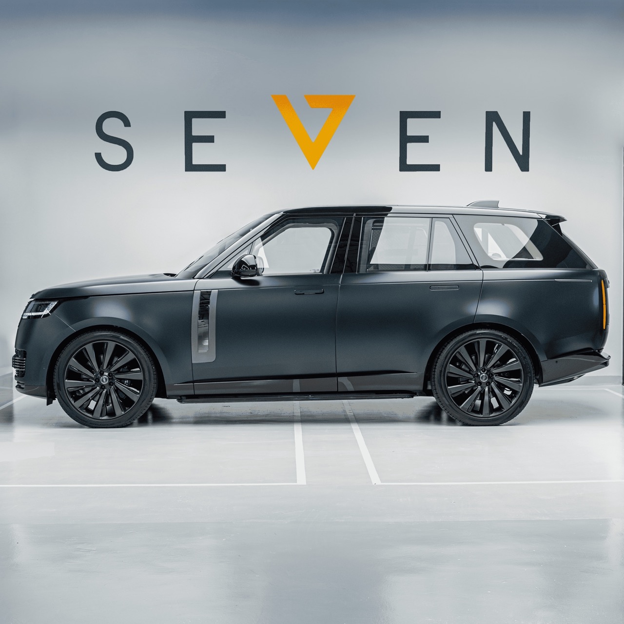 2024 Range Rover Vogue SV, 11/13