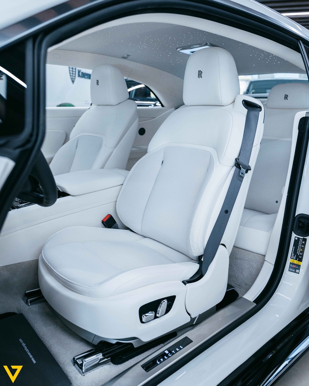 2024 Rolls-Royce Spectre, 4/9