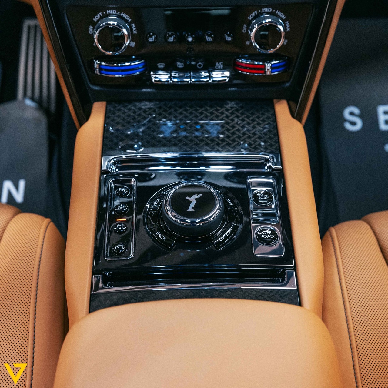 2022 Rolls-Royce Cullinan Black Badge, 10/11