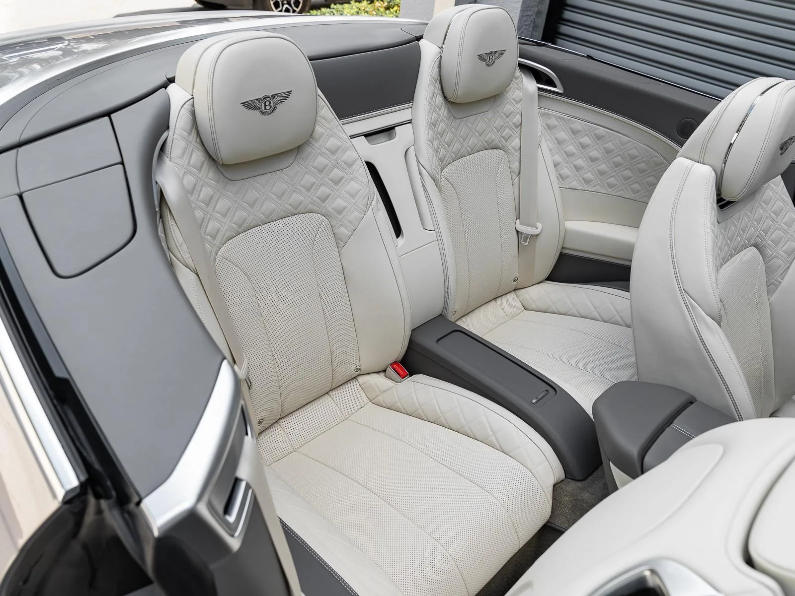 2022 Bentley Continental GT V8 interior, seats