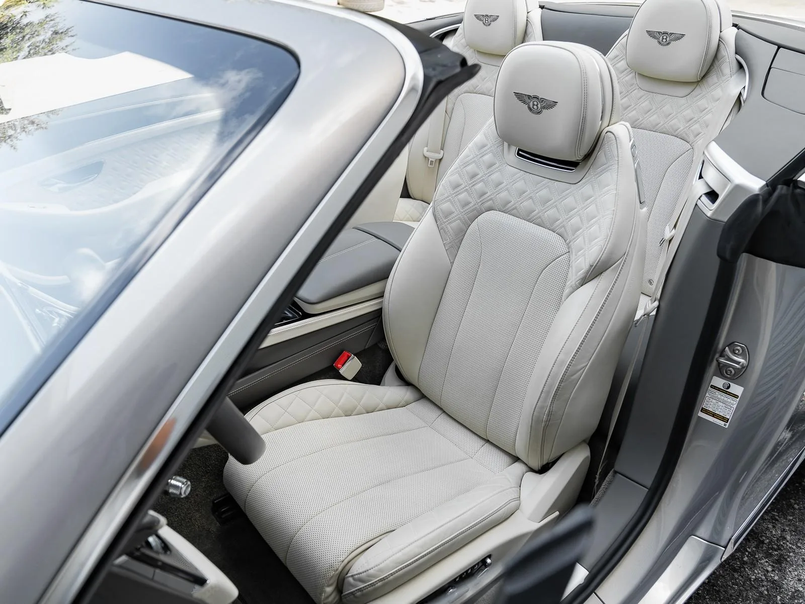 2022 Bentley Continental GT V8 interior, seats