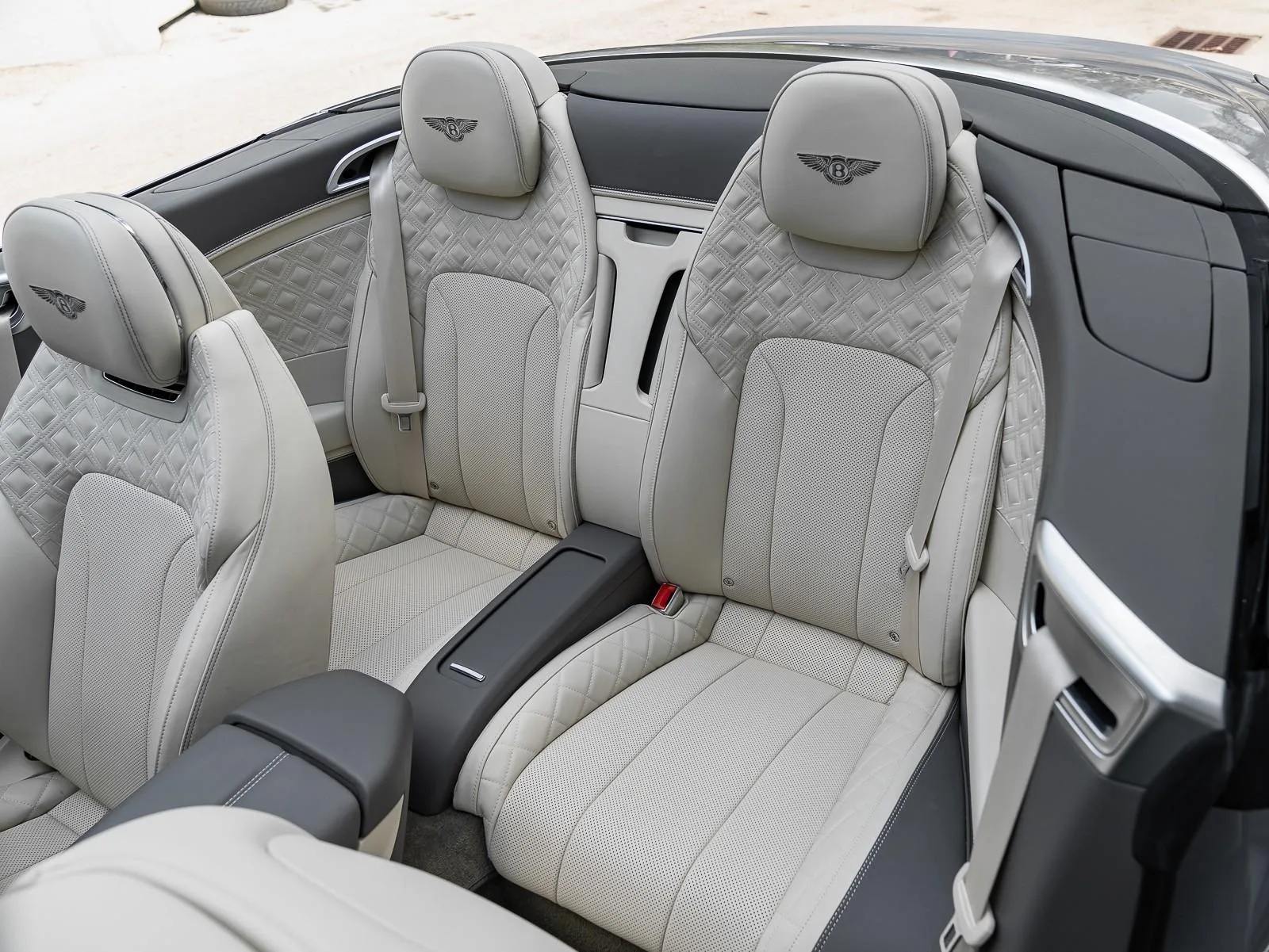 2022 Bentley Continental GT V8 interior, seats