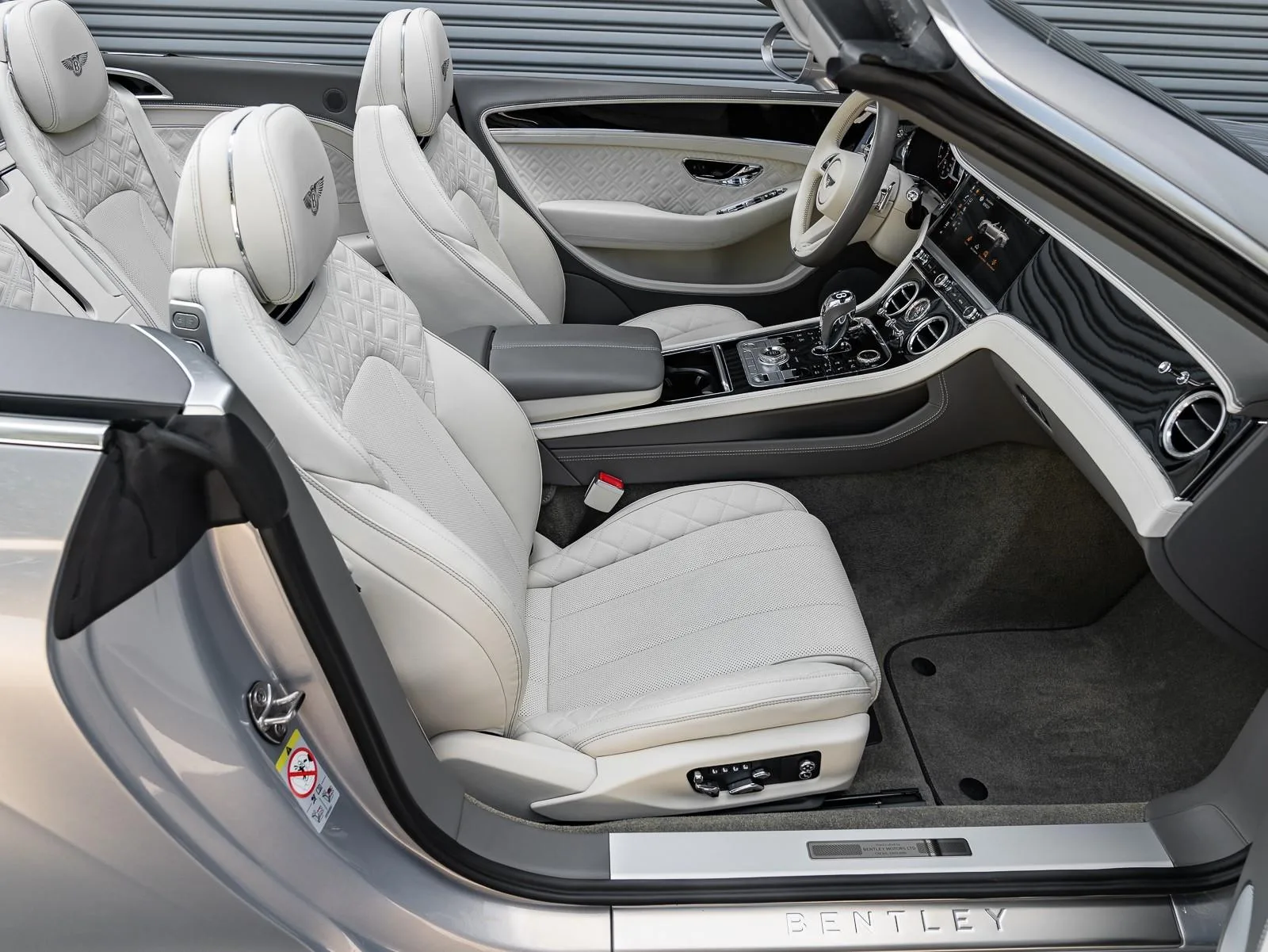 2022 Bentley Continental GT V8 interior, seats