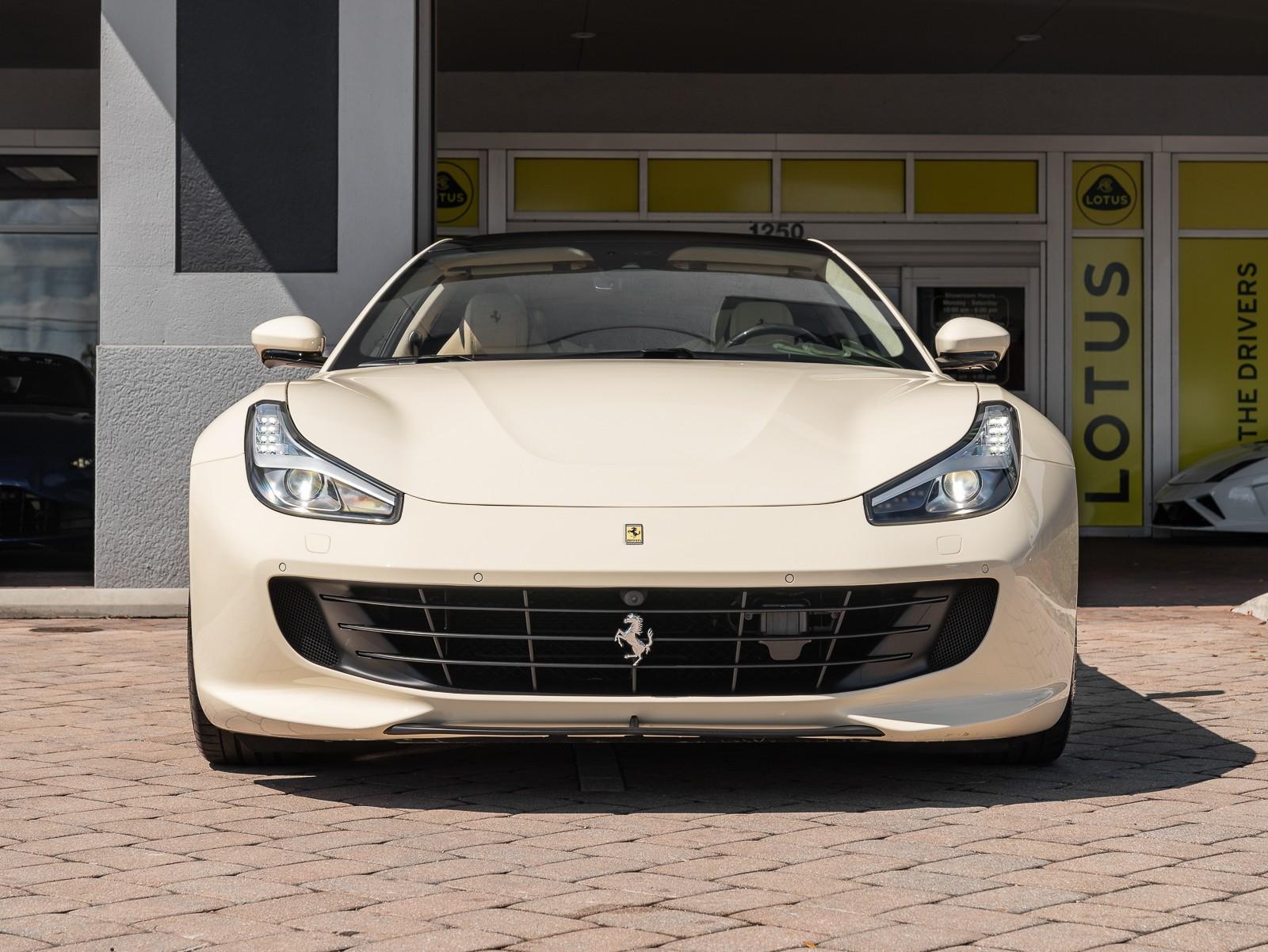 2020 Ferrari GTC4Lusso, 14/20