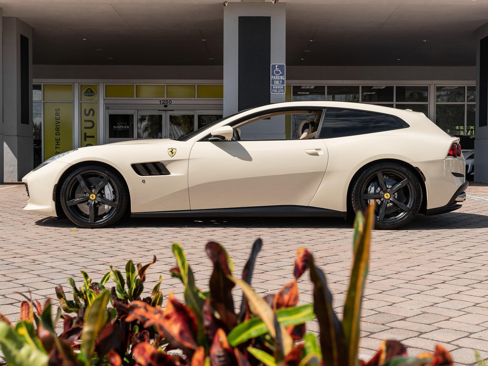 2020 Ferrari GTC4Lusso, 17/20