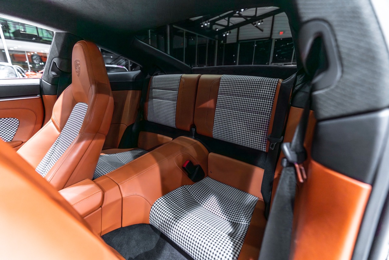 2023 Porsche 911 Sport Classic Coupe, 19/20