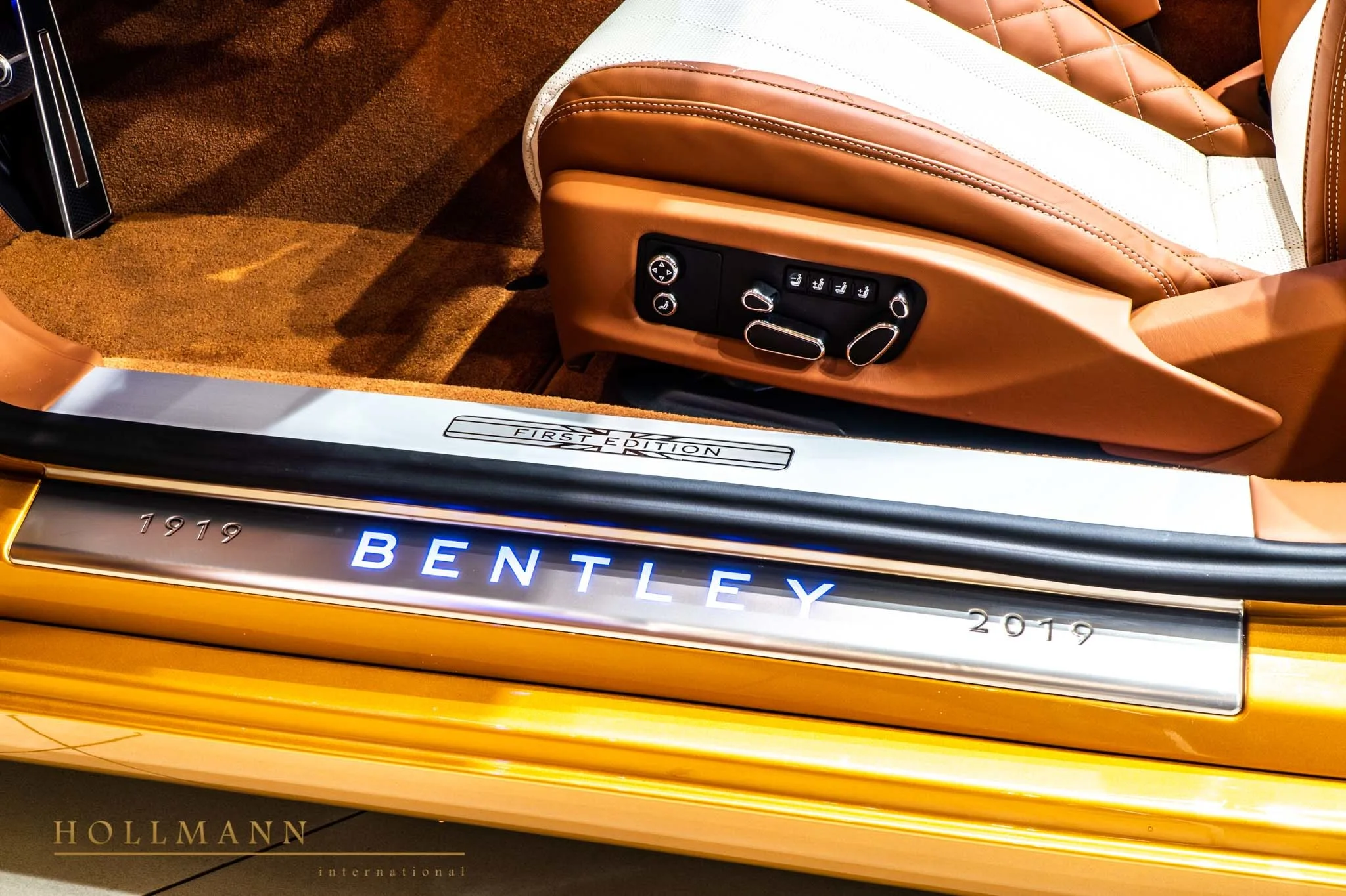 2019 Mansory Continental GTC interior, center console, Linen and Saddle