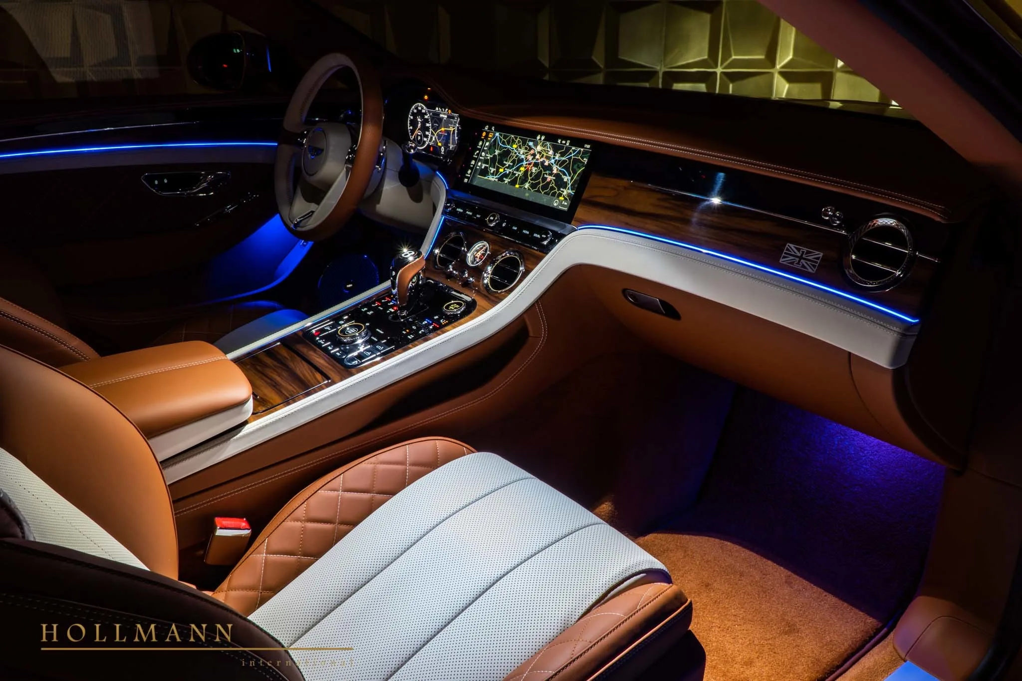 2019 Mansory Continental GTC interior, Linen and Saddle
