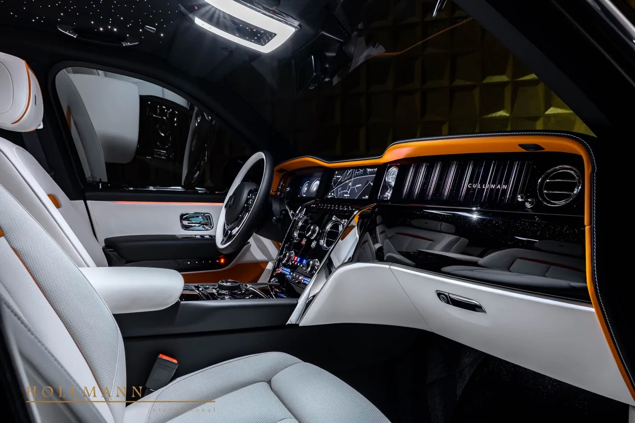 2024 Rolls-Royce Cullinan Series II interior, dashboard