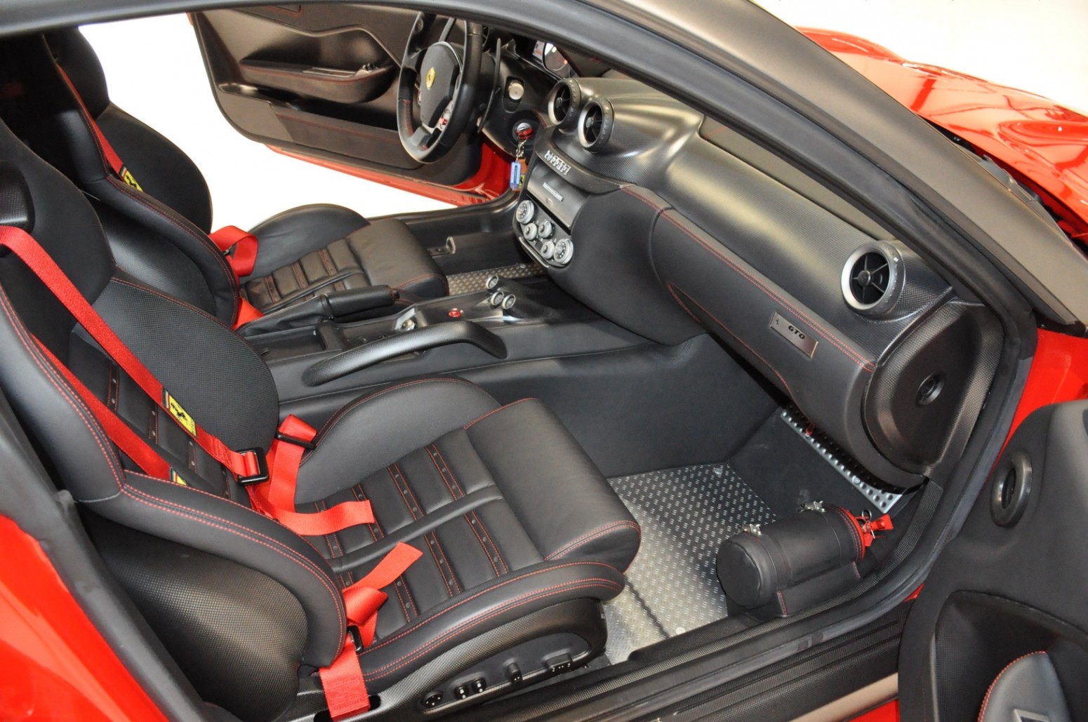 2010 Ferrari 599 GTO in 322 Rosso Corsa, 9/20