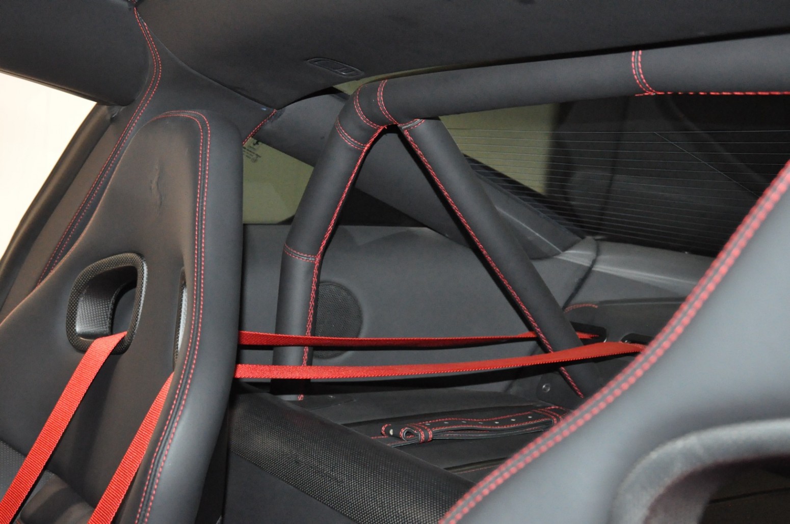 2010 Ferrari 599 GTO in 322 Rosso Corsa, 14/20