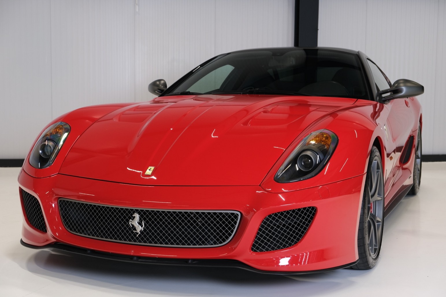 2010 Ferrari 599 GTO in 322 Rosso Corsa, 16/20