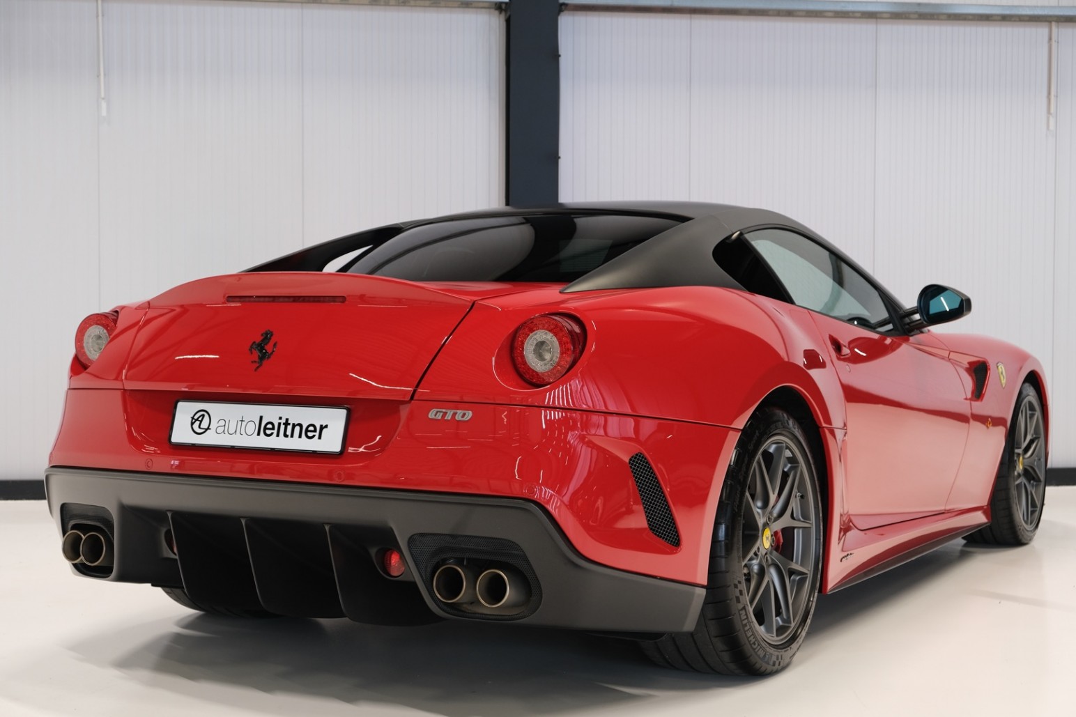 2010 Ferrari 599 GTO in 322 Rosso Corsa, 18/20