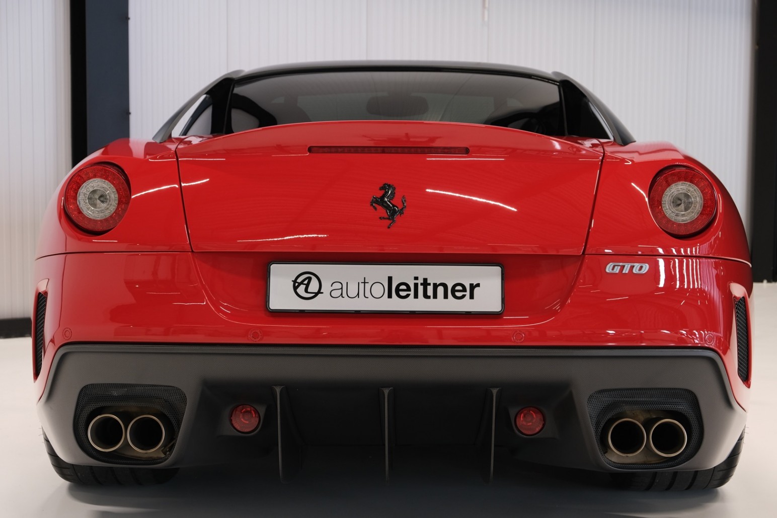 2010 Ferrari 599 GTO in 322 Rosso Corsa, 19/20