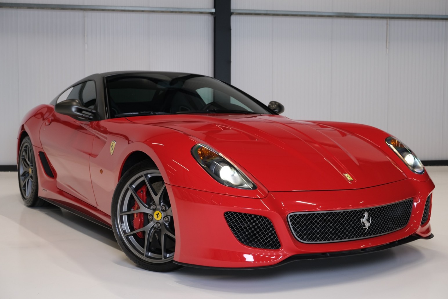 2010 Ferrari 599 GTO in 322 Rosso Corsa, 20/20
