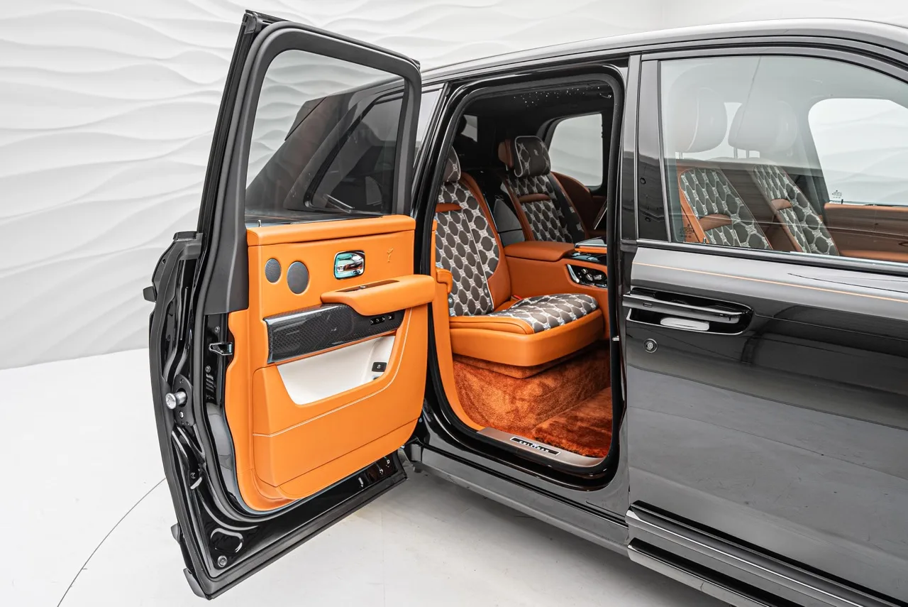 2024 Rolls-Royce Cullinan Black Badge Facelift interior