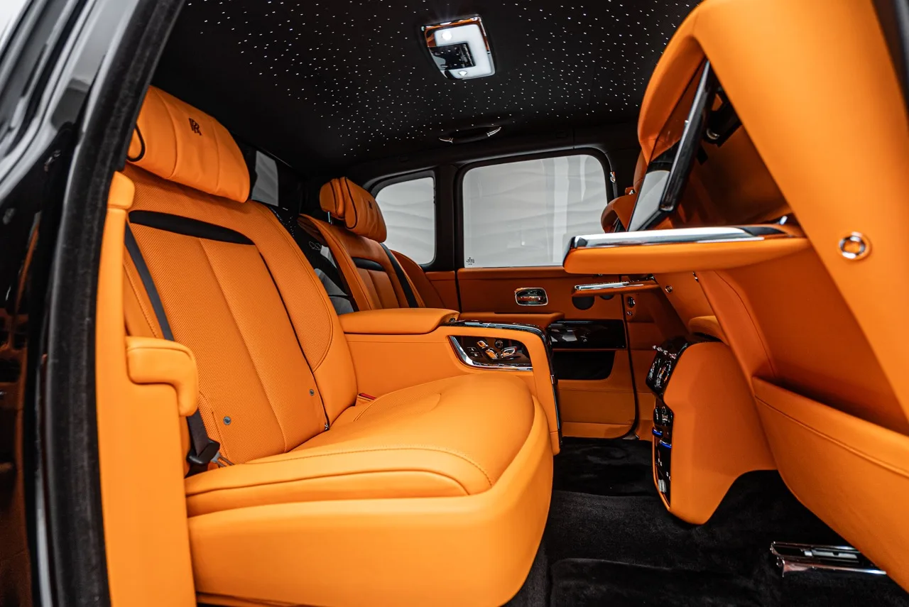2024 Rolls-Royce Cullinan Black Badge Facelift interior, seats