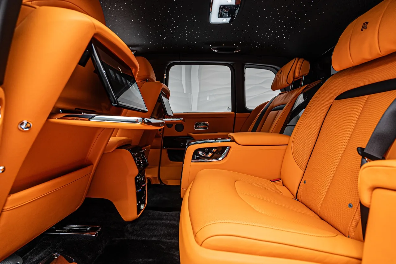 2024 Rolls-Royce Cullinan Black Badge Facelift interior, seats