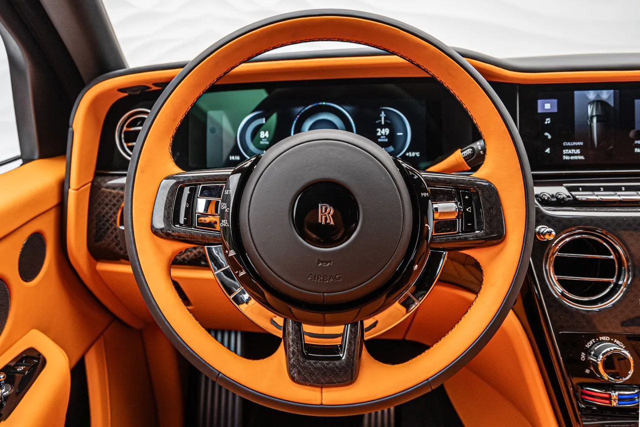 2024 Rolls-Royce Cullinan Black Badge Facelift interior