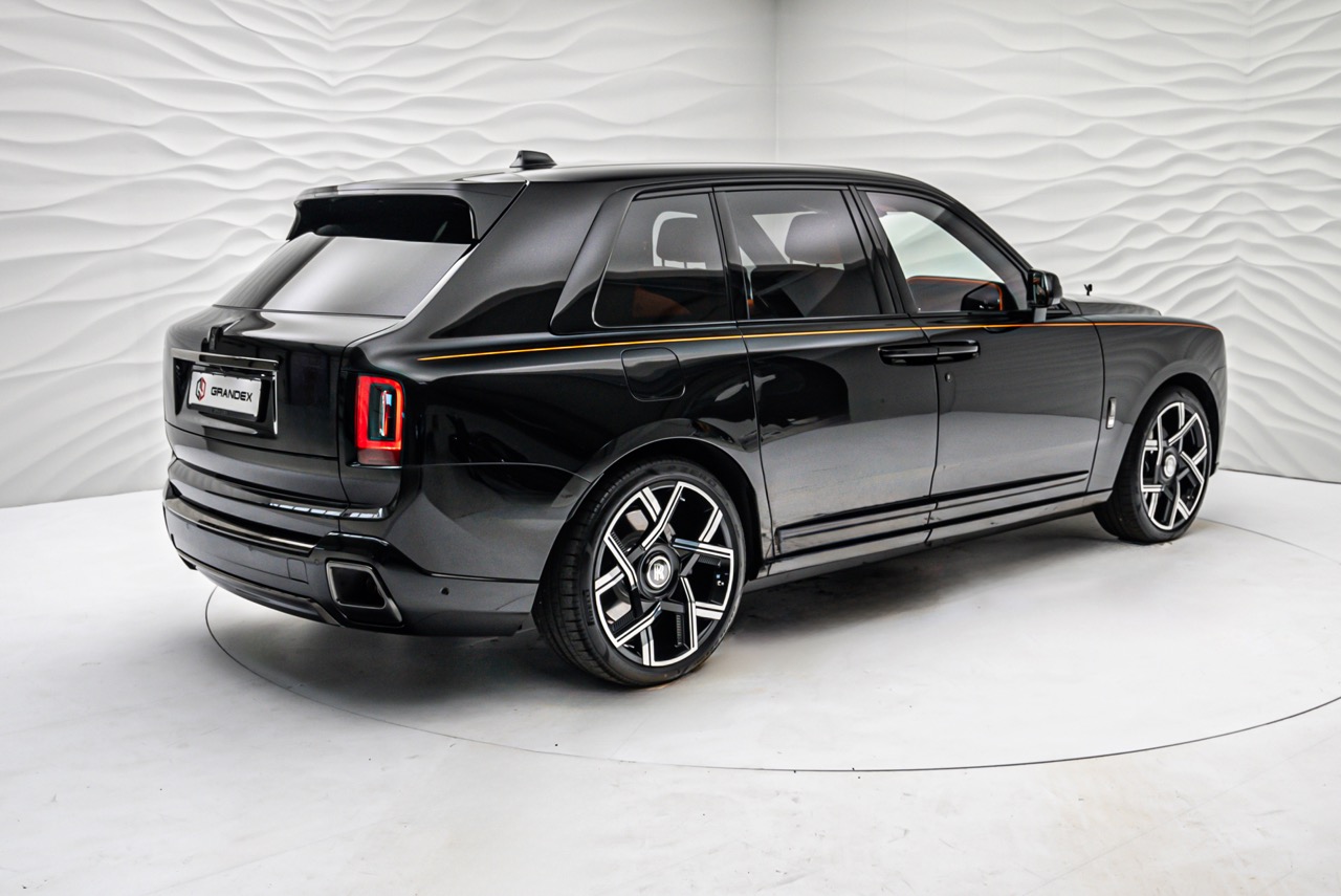 2024 Rolls-Royce Cullinan Black Badge Facelift, 17/31