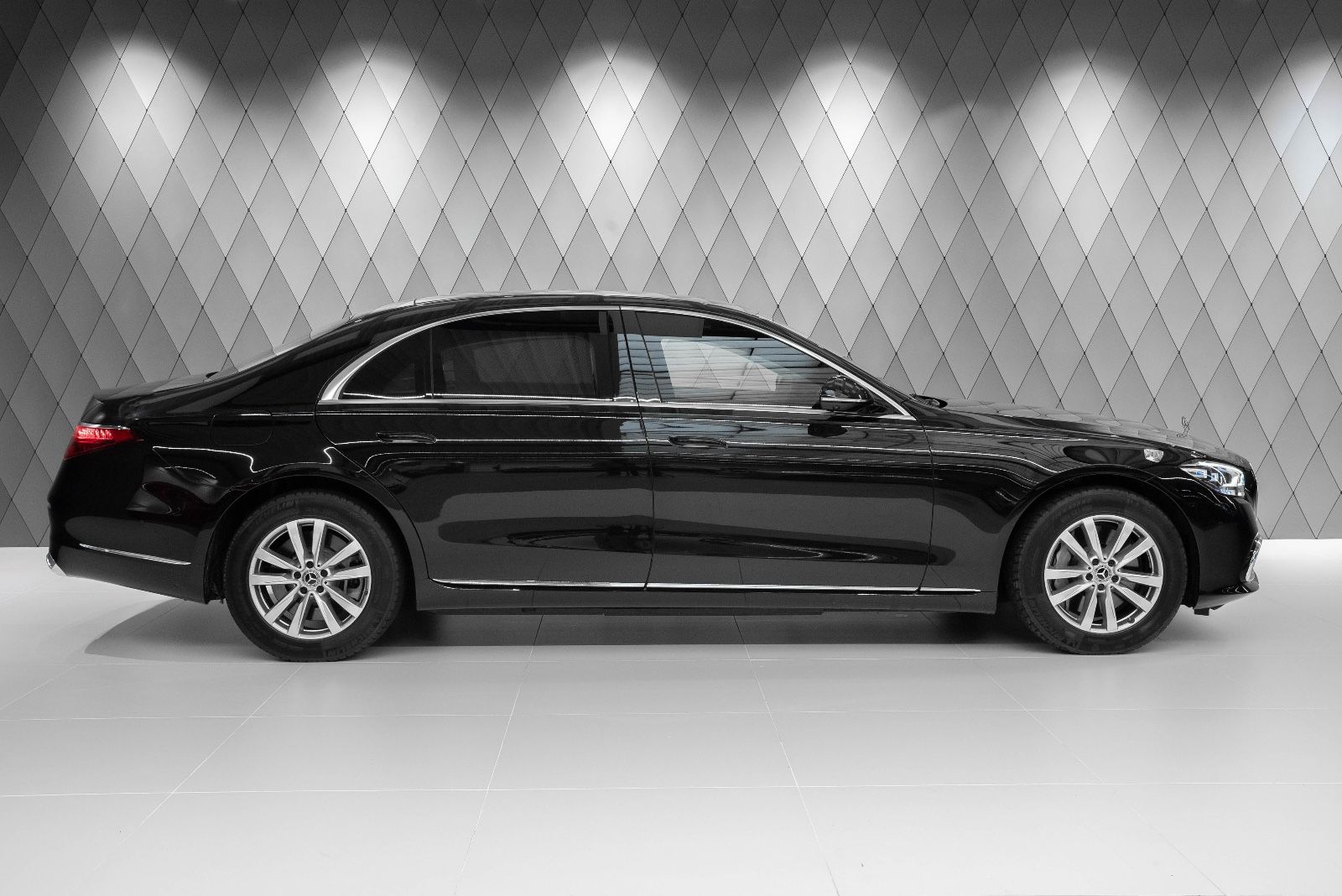2024 Mercedes-Benz S 680 GUARD 4MATIC, 3/10