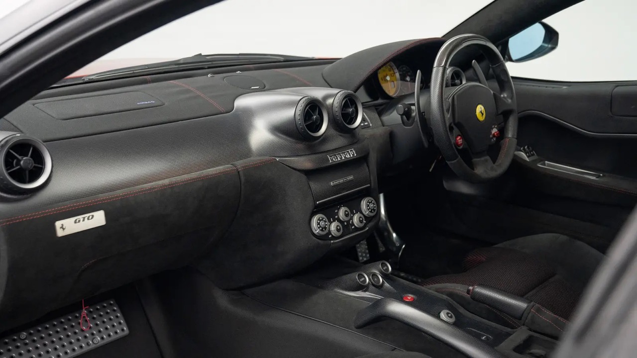 2010 Ferrari 599 GTO, 22/40