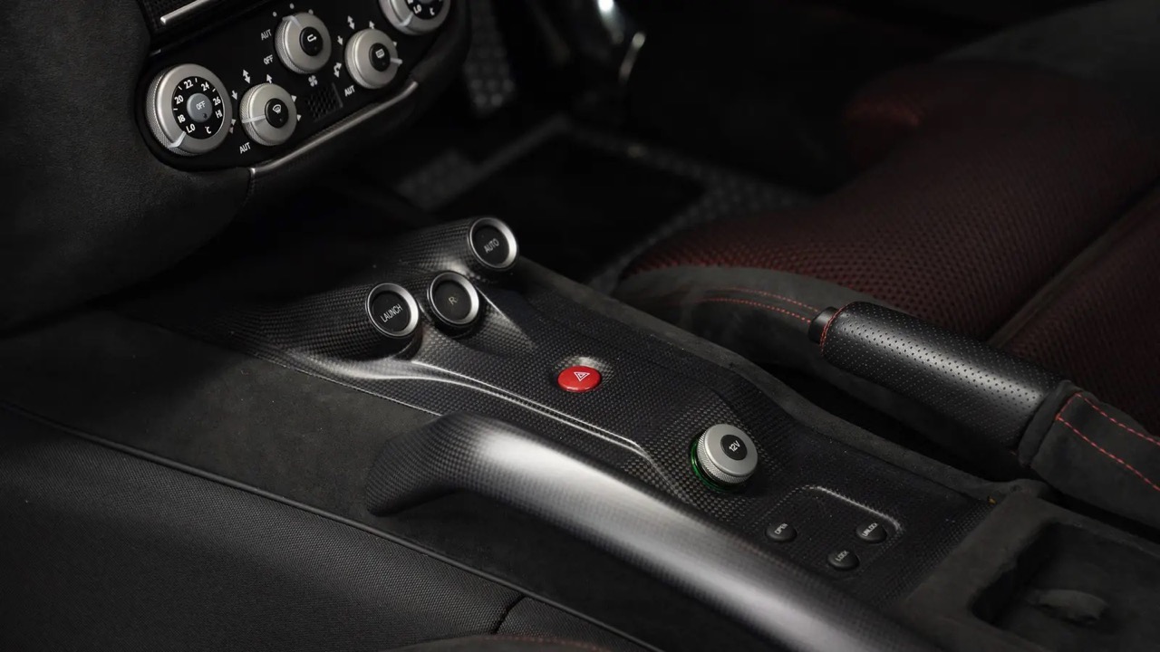 2010 Ferrari 599 GTO, 29/40