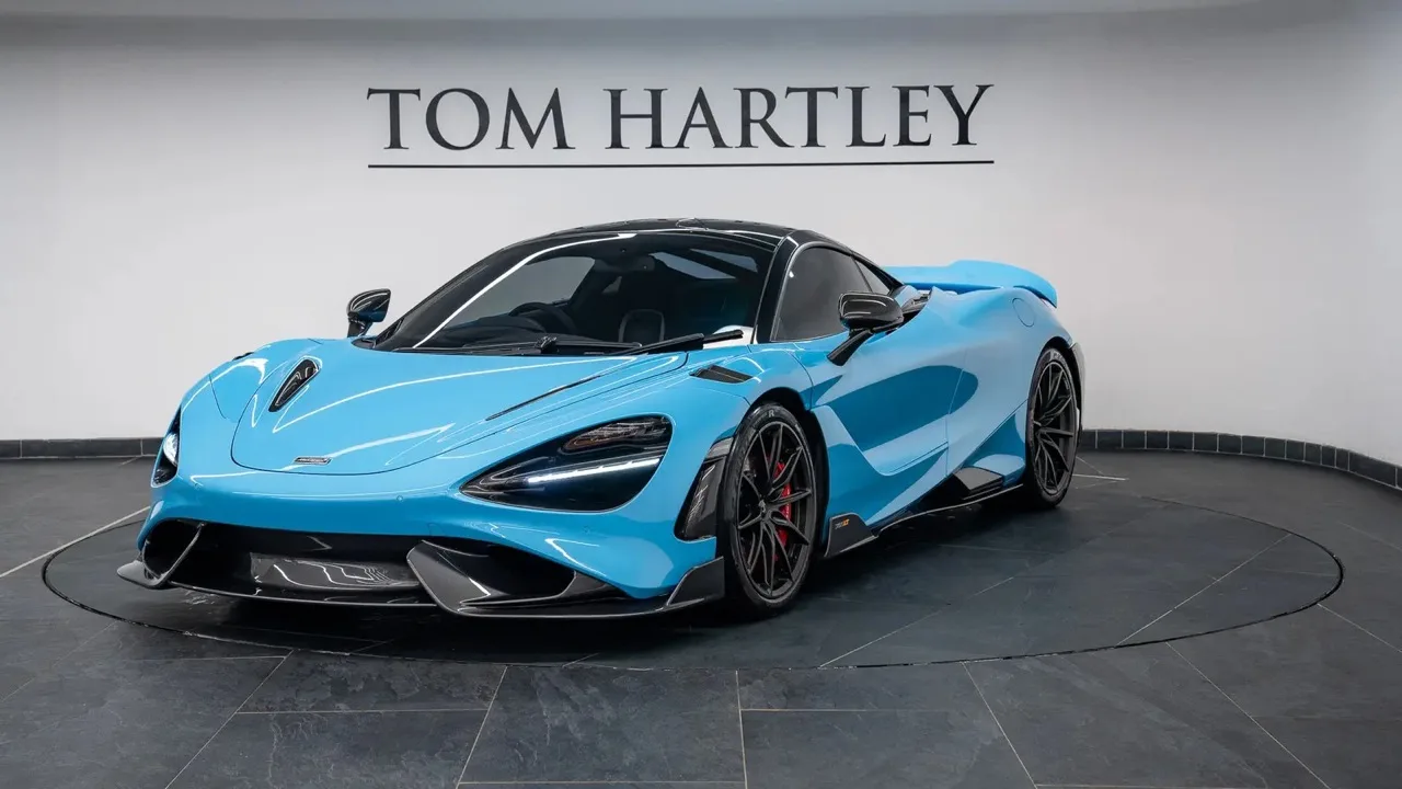 2021 McLaren 765LT, side profile, Curacao Blue