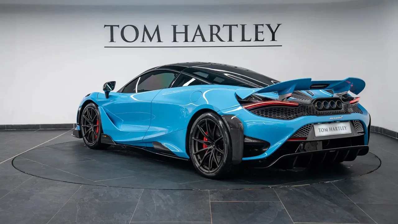 2021 McLaren 765LT, side profile, Curacao Blue