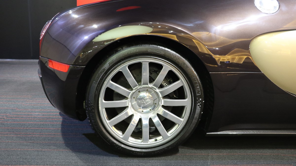 2008 Bugatti Veyron, 4/20