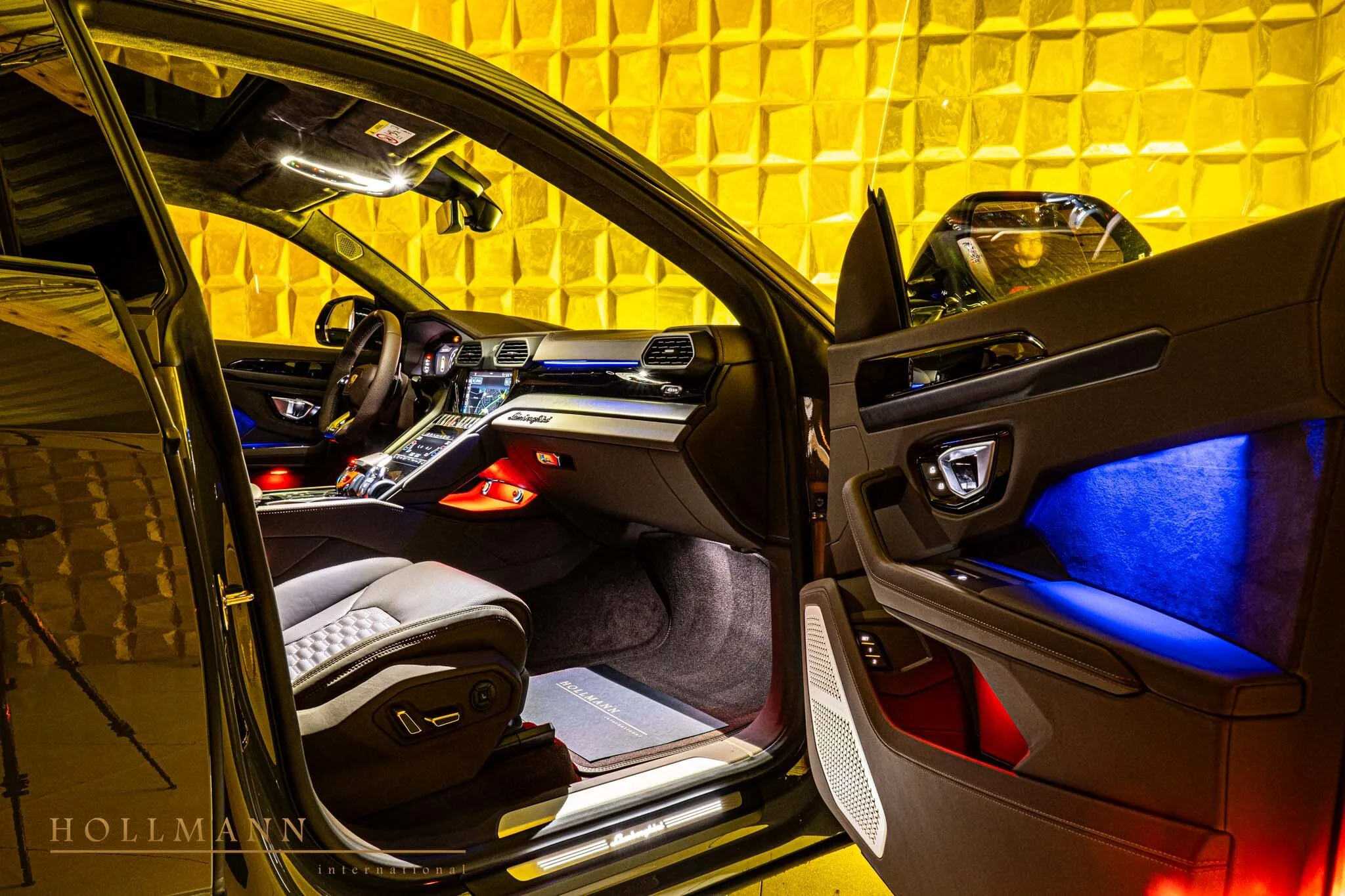 2024 Lamborghini Urus S interior, Marrone Elpis