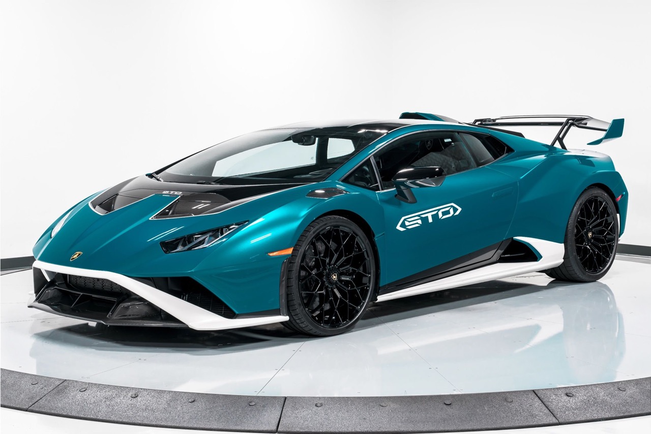 2024 Lamborghini Huracan STO