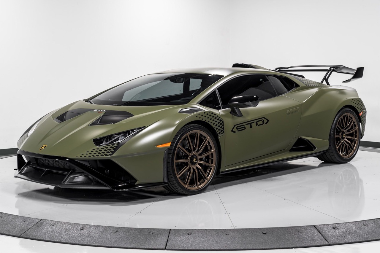 2024 Lamborghini Huracan STO