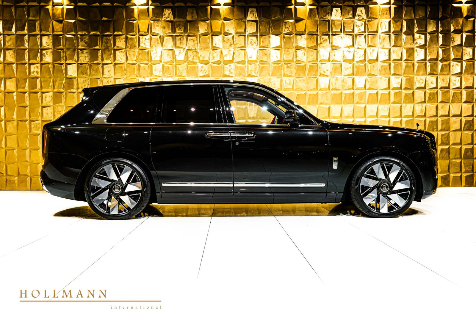2024 Rolls-Royce Cullinan Series II, 2/17