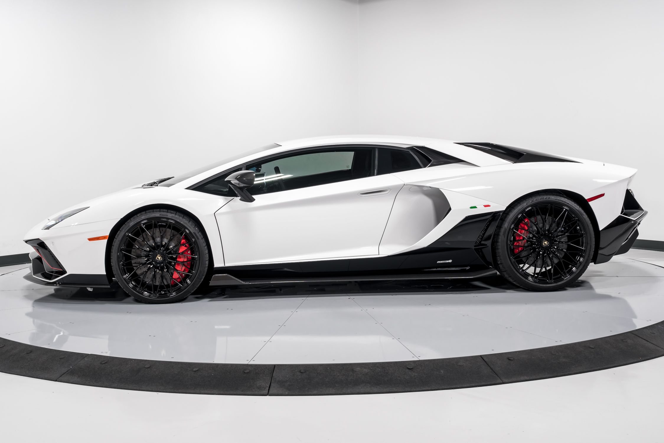 2022 Lamborghini Aventador Ultimae Coupe, 6/20