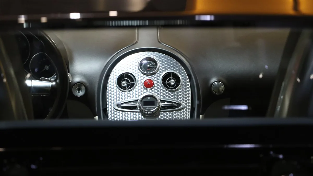 2008 Bugatti Veyron interior, Brown