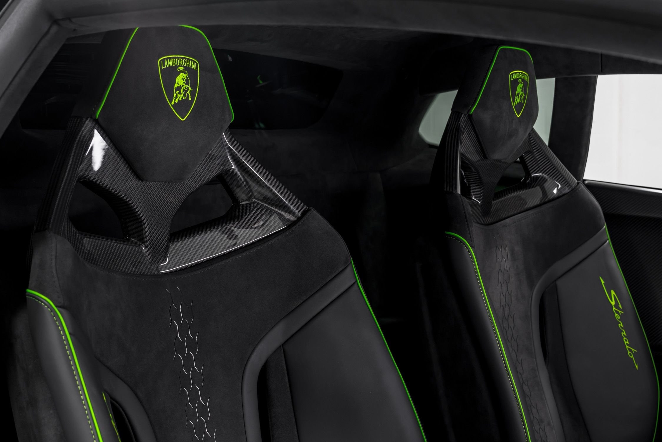 2023 Lamborghini Huracan Sterrato, 16/19