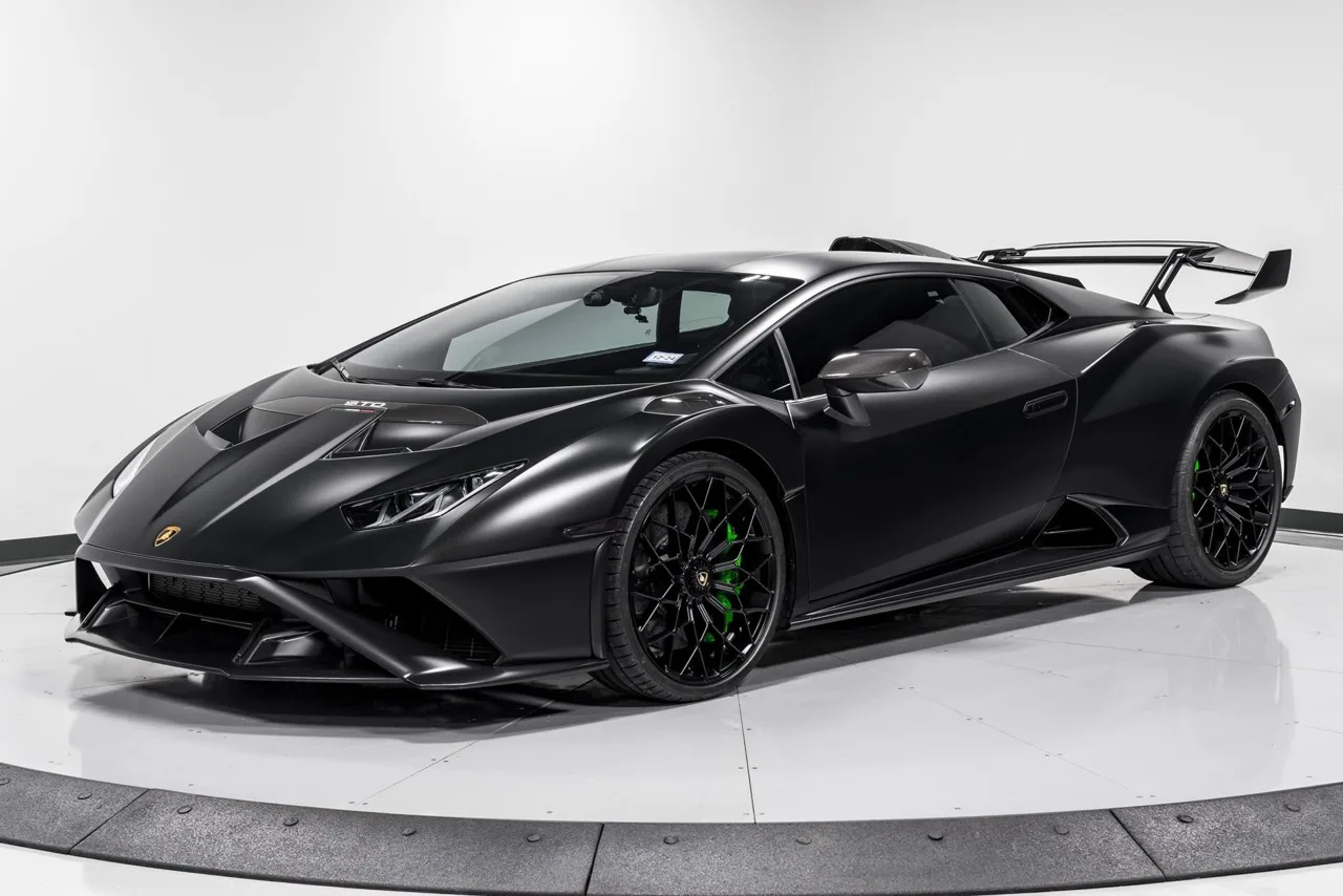 2023 Lamborghini Huracan STO