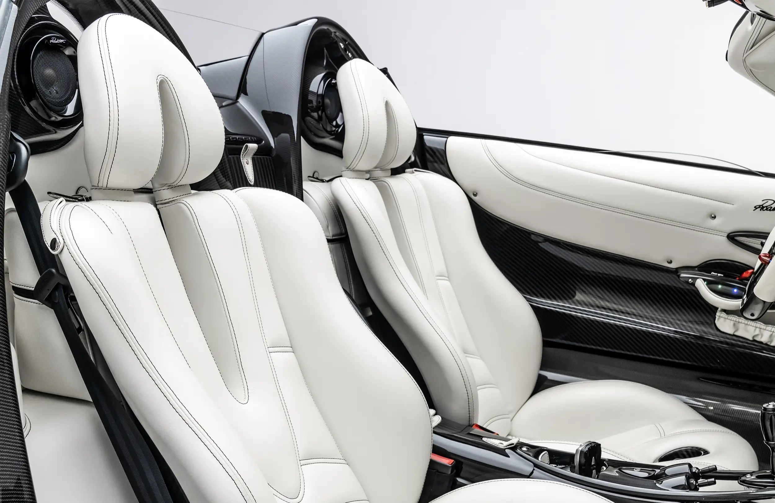 2018 Pagani Huayra Roadster, 2/16