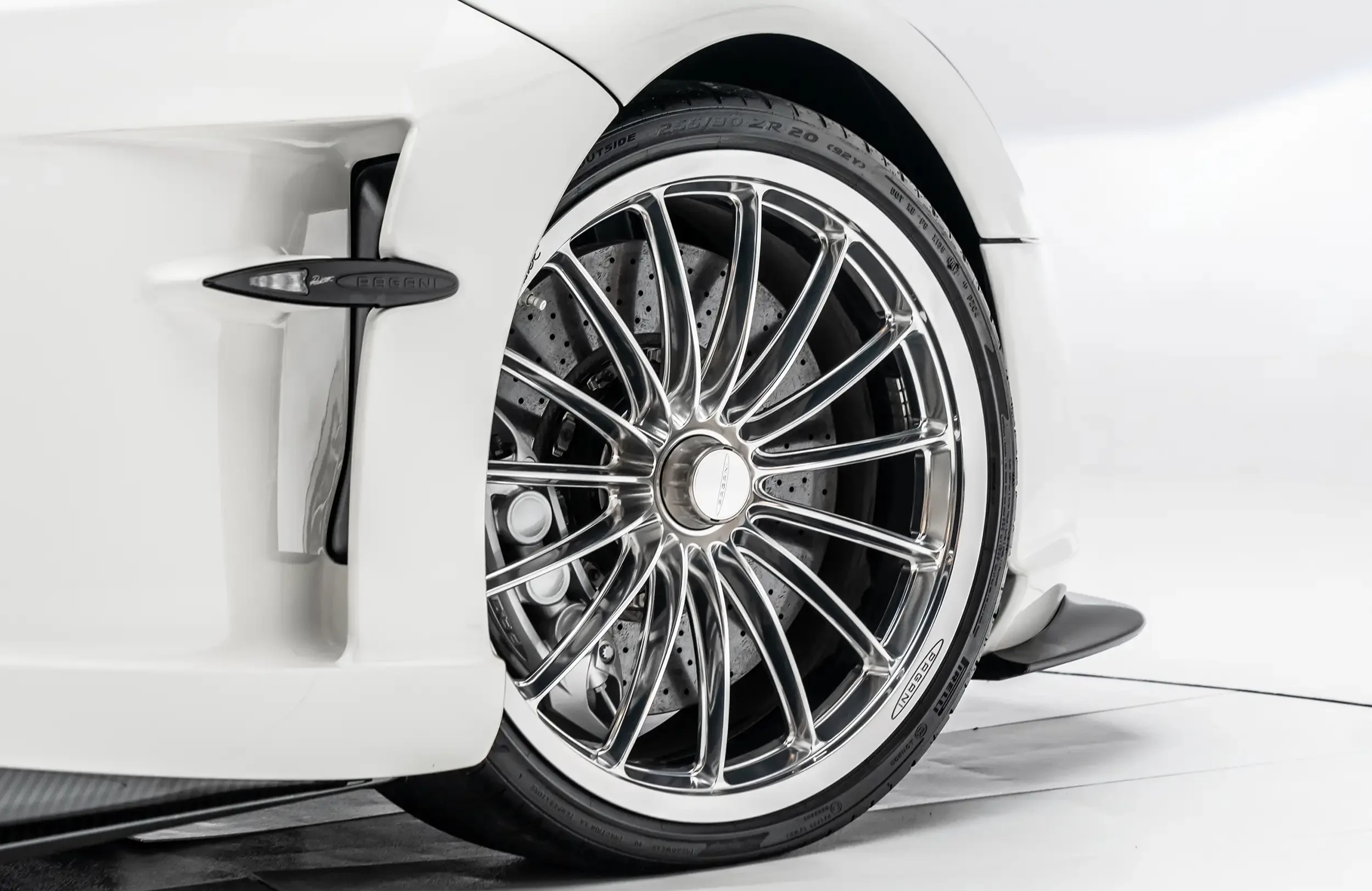 2018 Pagani Huayra Roadster wheel