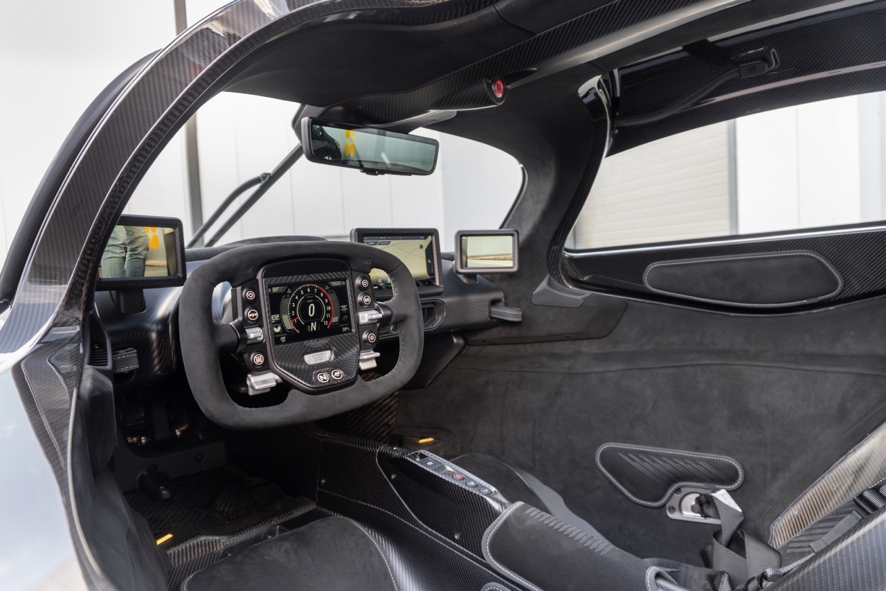 2022 Aston Martin Valkyrie, 24/40