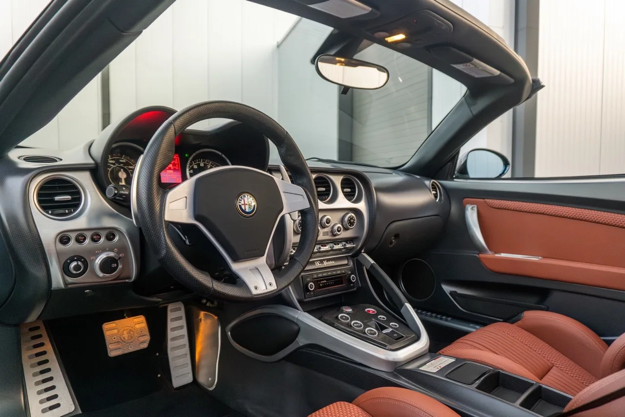 2013 Alfa Romeo 8C Spider interior, dashboard, Terra Di Siena