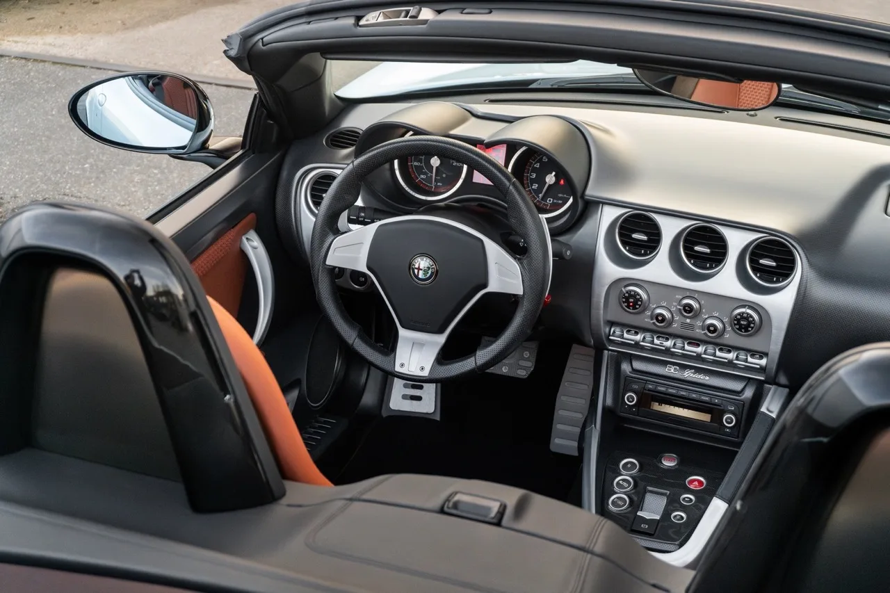 2013 Alfa Romeo 8C Spider interior, dashboard, Terra Di Siena