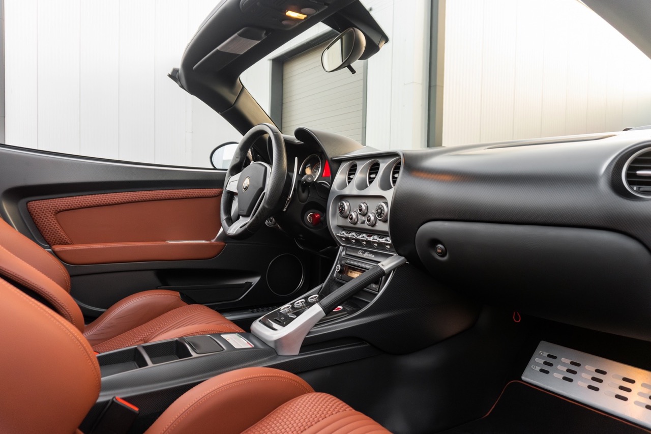 2013 Alfa Romeo 8C Spider, 15/20