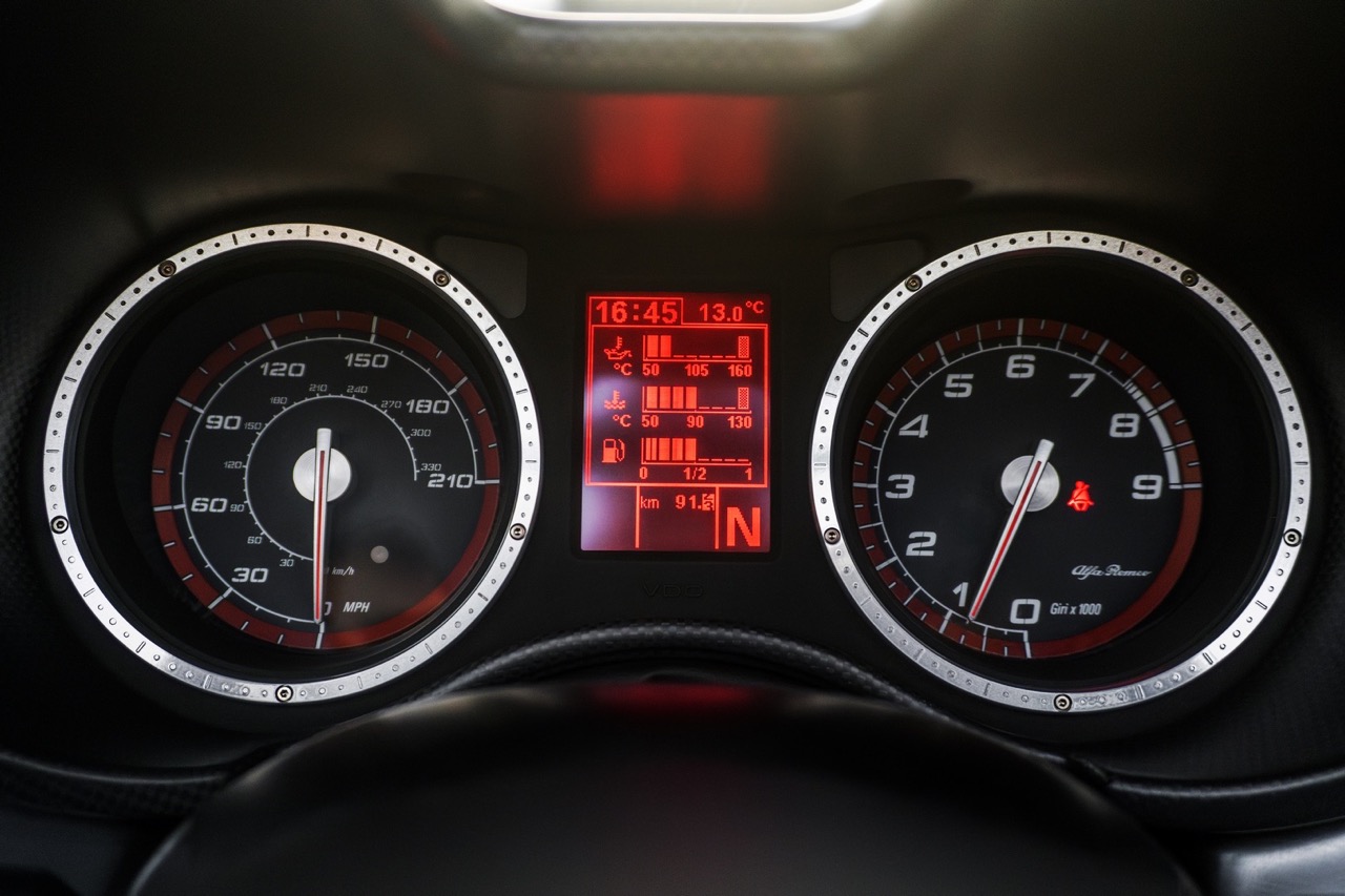 2013 Alfa Romeo 8C Spider, 16/20